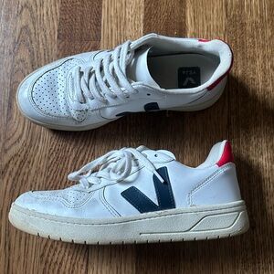 Veja V-10 Women’s sneakers White, Red and Blue - US Size 6